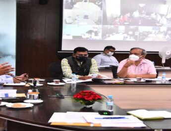 उत्तराखण्ड के उत्पादों का अम्ब्रेला ब्रांड बनाया जाएगा, ग्रोथ सेंटर लक्ष्य निर्धारित कर काम करें-मुख्यमंत्री त्रिवेन्द्र सिंह रावत 2 Hello Uttarakhand News »