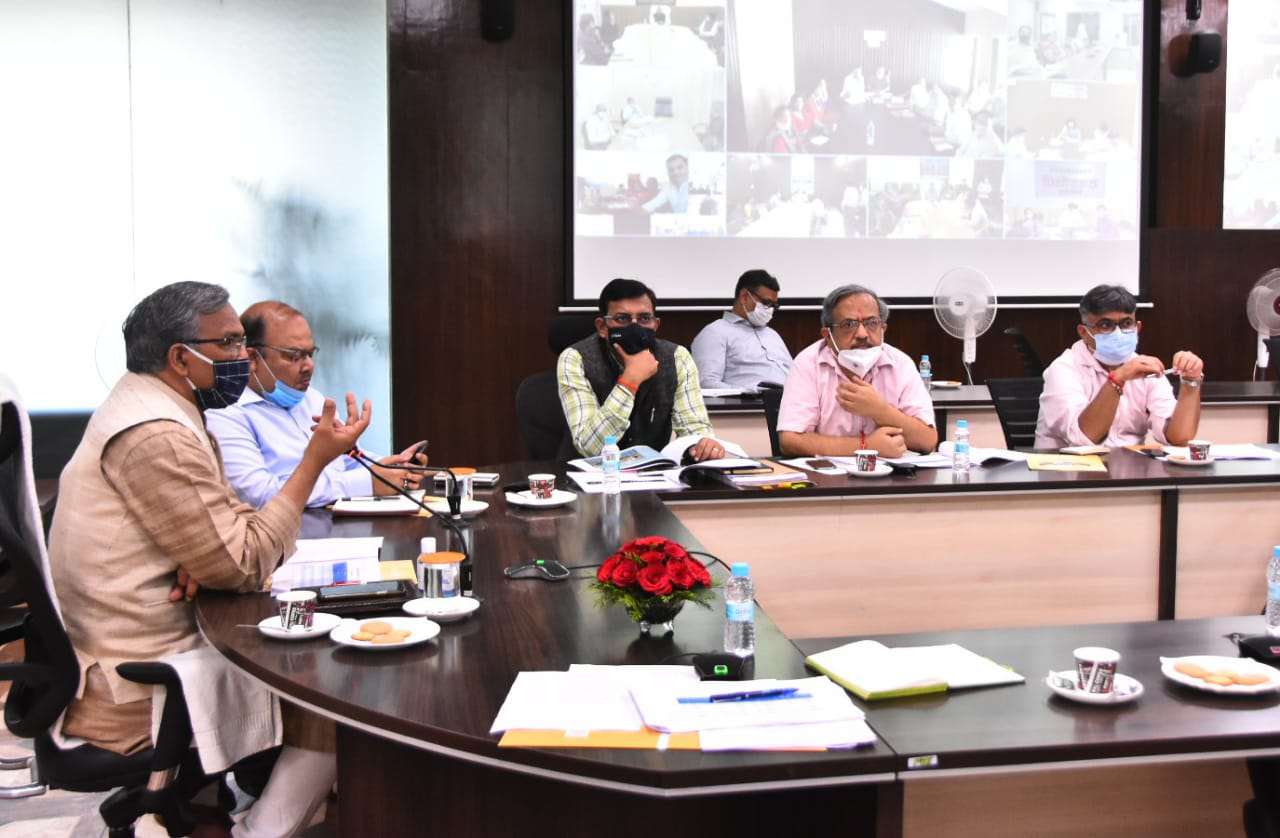 उत्तराखण्ड के उत्पादों का अम्ब्रेला ब्रांड बनाया जाएगा, ग्रोथ सेंटर लक्ष्य निर्धारित कर काम करें-मुख्यमंत्री त्रिवेन्द्र सिंह रावत 2 उत्तराखण्ड के उत्पादों का अम्ब्रेला ब्रांड बनाया जाएगा, ग्रोथ सेंटर लक्ष्य निर्धारित कर काम करें-मुख्यमंत्री त्रिवेन्द्र सिंह रावत 2 Hello Uttarakhand News »