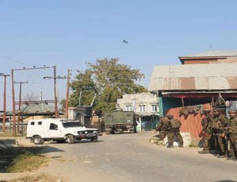 Kashmir: Three LeT militants killed in Pulwama,This group was involved in attack on CRPF at Pulwama yesterday: IGP Kashmir 3 Hello Uttarakhand News »