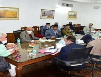 Jammu & Kashmir: Lt Governor reviewed winter preparedness, Asks Officers to be responsive and take comprehensive measures to minimize the difficulties of common people 4 Hello Uttarakhand News »