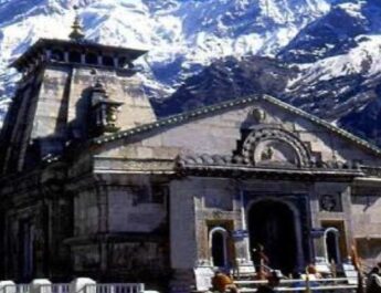 प्रधानमंत्री नरेंद्र मोदी की निगरानी में किए जा रहे अवस्थापना स्थापना संबंधी कार्यों का जायजा लेने केदारनाथ धाम पहुंचे सचिव संस्कृति, भारत सरकार राघवेंद्र सिंह व सचिव पर्यटन दिलीप जावलकर 4 Hello Uttarakhand News &raquo;