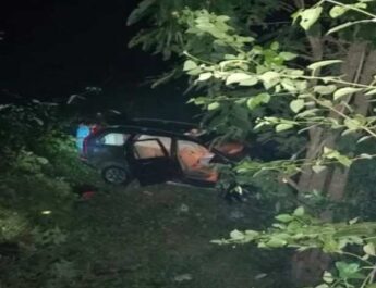 पौड़ी जिले के रिखणीखाल में गुरुवार देर रात हुए बड़ा हादसा, दो लोगों की मौके पर हुई मौत, तीन घायल 2 Hello Uttarakhand News »