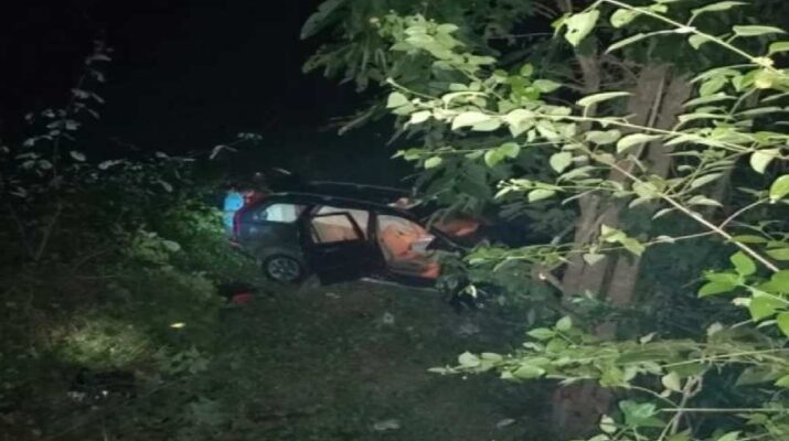 पौड़ी जिले के रिखणीखाल में गुरुवार देर रात हुए बड़ा हादसा, दो लोगों की मौके पर हुई मौत, तीन घायल 12 Hello Uttarakhand News »