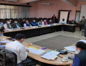 सभी विभाग यह सुनिश्चित करें कि सभी कार्य 31 मार्च 2021 से पूर्व पूर्ण होकर धनराशि शत प्रतिशत व्यय हो - पिथौरागढ़ जिलाधिकारी डॉ विजय कुमार 3 Hello Uttarakhand News »