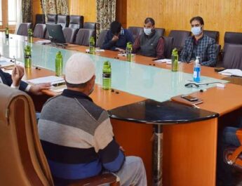 Jammu & Kashmir: Deputy Commissioner Pulwama reviews power pilferage scenario 2 Hello Uttarakhand News »