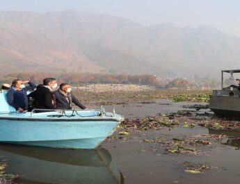 Kashmir: Divisional Commissioner takes extensive tour of Dal, Nigeen Lake 4 Hello Uttarakhand News »