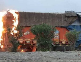 Video: Jammu & Kashmir, Nagrota Gunfight: 4 unidentified militants killed, 2 SoG men injured 1 Hello Uttarakhand News »