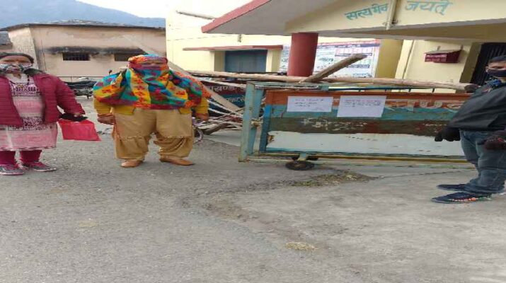 थाना कैम्पटी में चार पुलिस कर्मी कोराना संक्रमित, पूरे क्षेत्र में भय का माहौल 9 Hello Uttarakhand News » Page 4 of 5