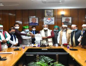 मुख्यमंत्री से भारतीय किसान यूनियन के प्रतिनिधि मण्डल ने की भेंट, दिए किसानों की समस्याओं के समाधान के निर्देश 4 Hello Uttarakhand News »