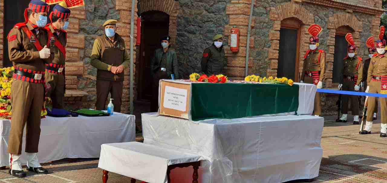 Jammu & Kashmir: Wreath laying ceremony of Manzoor Ahmad PSO of PDP Leader 2 Jammu & Kashmir: Wreath laying ceremony of Manzoor Ahmad PSO of PDP Leader 2 Hello Uttarakhand News »