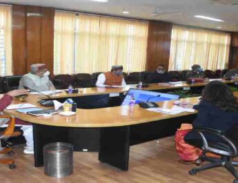 मुख्यमंत्री की अध्यक्षता में आयोजित हुई ग्राम्य विकास एवं पलायन आयोग की बैठक, आयोग के सुझावों पर राज्य सरकार ले रही नीतिगत निर्णय 8 Hello Uttarakhand News »