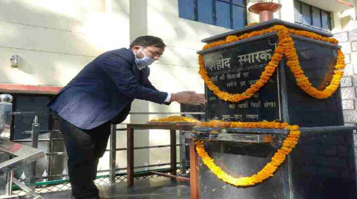 विजय दिवस: शहीद स्थल स्मारक तहसील परिसर बागेश्वर में श्रृद्धांजलि कार्यक्रम हुआ आयोजित, उपजिलाधिकारी बागेश्वर ने किए श्रृद्धासुमन अर्पित 19 Hello Uttarakhand News » Page 3 of 5
