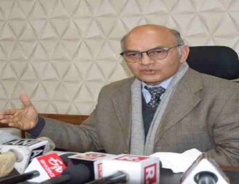 Jammu & Kashmir: Nearly 51% voting recorded in final Phase across J&K UT: SEC Sharma 3 Hello Uttarakhand News »