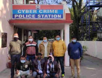 स्पेशल टास्क फोर्स व साईबर क्राईम की बड़ी कामयाबी, फेसबुक पर विदेशी महिला बन दोस्ती कर धोखाधड़ी करने वाले 03 अभियुक्त गिरफ्तार, 01 करोड़ से ज्यादा की धोखाधड़ी 3 Hello Uttarakhand News »