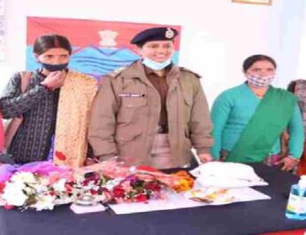 नवनियुक्त SSP टिहरी पहुंची थत्यूड़, सुनी जन समस्याएं, मेधावी छात्राओं को भी किया सम्मानित 3 Hello Uttarakhand News »