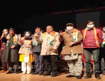 J&K: BJP facilitated newly elected representatives, vowed to work for development in region, Was victory of trust and commitment: Chugh 2 Hello Uttarakhand News »
