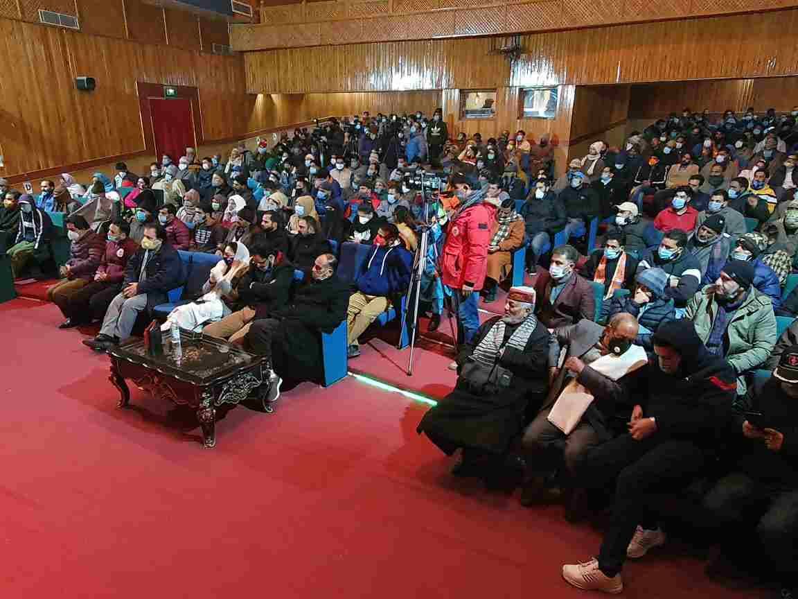 J&K: BJP facilitated newly elected representatives, vowed to work for development in region, Was victory of trust and commitment: Chugh 2 J&K: BJP facilitated newly elected representatives, vowed to work for development in region, Was victory of trust and commitment: Chugh 2 Hello Uttarakhand News »