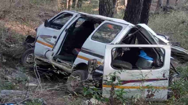 पिथौरागढ़: ब्रेक फेल होने की वजह से कार हुई दुर्घटनाग्रस्त, सभी यात्री सुरक्षित 1 Hello Uttarakhand News »
