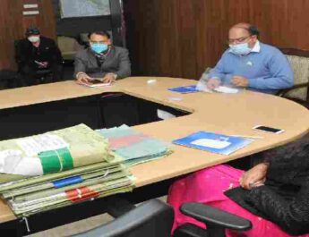 कोविड-19 वैक्सीनेसन की तैयारियों की हुई समीक्षा, वैक्सीनेसन की गाईडलाईन के अनुसार सभी तैयारियां सुनिश्चित की जाए - मुख्य सचिव 4 Hello Uttarakhand News »