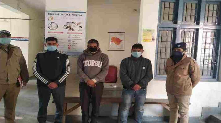 बागेश्वर: नाबालिग लड़की के साथ छेड़ाखानी व दुराचार करने पर तीनों आरोपी गिफ्तार 16 Hello Uttarakhand News » Page 3 of 5