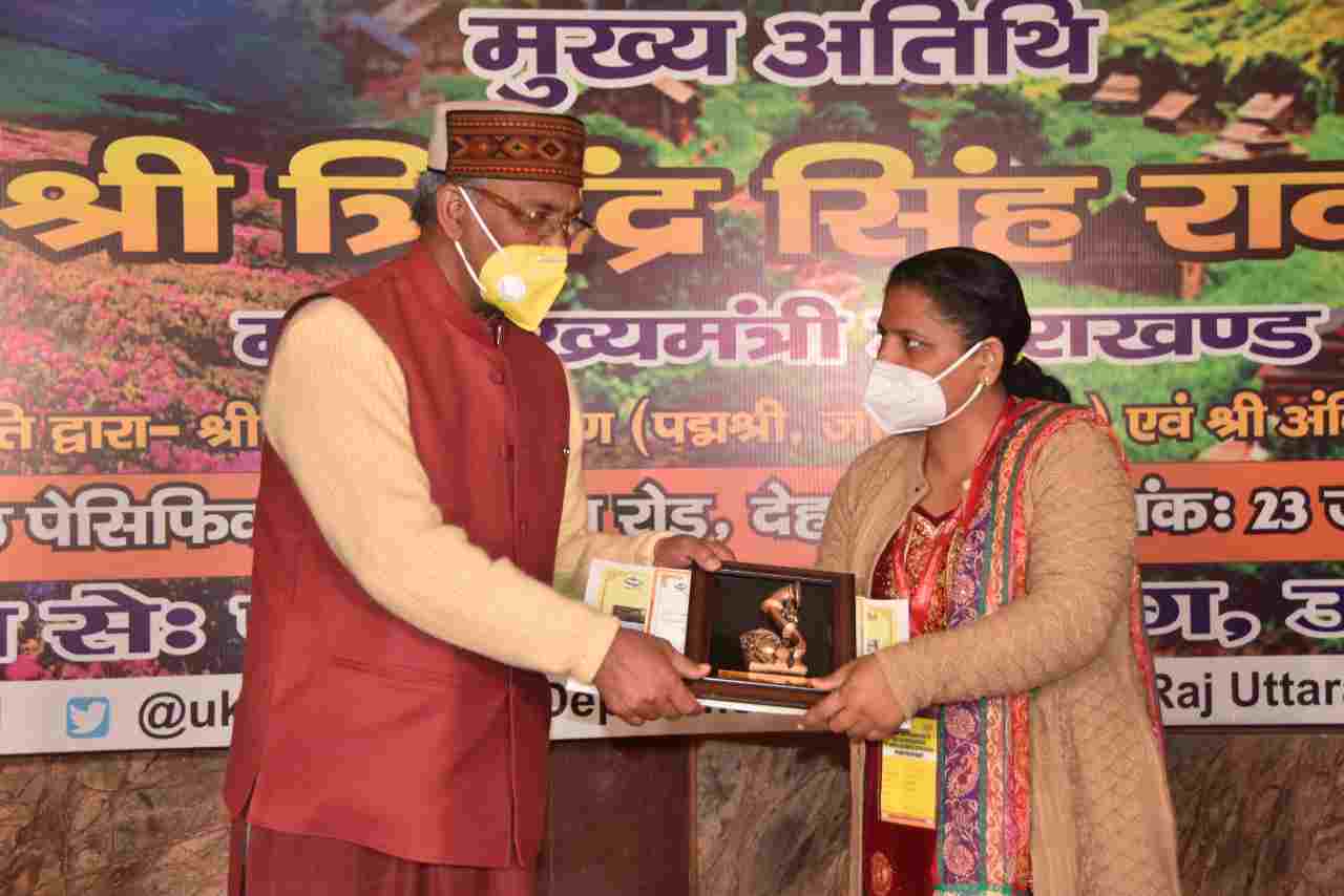 प्रशिक्षण एवं अध्ययन भ्रमण पर आये जम्मू कश्मीर के निर्वाचित पंचायत प्रतिनिधियों का मुख्यमंत्री त्रिवेन्द्र सिंह रावत ने किया स्वागत 4 Hello Uttarakhand News »