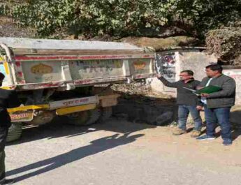 जनपद पिथौरागढ़ में अवैध खनन पर चला प्रशासन का डंडा, हुई बडी कार्यवाही 4 Hello Uttarakhand News »