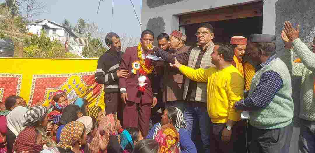 अनशन के समर्थन में भाजपाइयों की इस्तीफा की चेतावनी! विधायक के आश्वासन पर आंदोलन समाप्त 2 अनशन के समर्थन में भाजपाइयों की इस्तीफा की चेतावनी! विधायक के आश्वासन पर आंदोलन समाप्त 2 Hello Uttarakhand News »