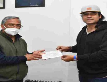 गायक जुबिन नौटियाल ने सौंपा मुख्यमंत्री को 13.91 लाख का चेक 3 Hello Uttarakhand News »
