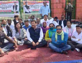 भराड़ीसैंण लाठीचार्ज के खिलाफ धस्माना बैठे अनशन पर 4 Hello Uttarakhand News »