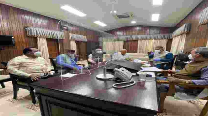 विधायक गण एवं जनप्रतिनिधि जनता के साथ निरंतर संवाद बनाए रखें - मुख्यमंत्री तीरथ सिंह रावत 12 Hello Uttarakhand News »