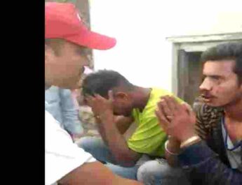 जनपद अल्मोड़ा के दन्या में मानवता को शर्मसार करने वाली धटना, प्रेम प्रसंग में पकड़े गए युवकों को ग्रामीणों ने पीट पीट कर मारा, एक की मौत एक गंभीर रूप से घायल 4 Hello Uttarakhand News »