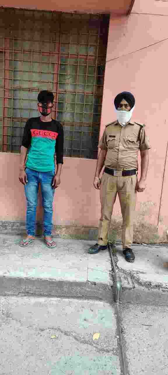 नाबालिक लड़की के साथ बहला-फुसलाकर कर दुष्कर्म करने तथा जान से मारने की धमकी देकर नकदी एवं जेवरात हड़पने वाला शातिर अपराधी गिरफ्तार 2 Hello Uttarakhand News »