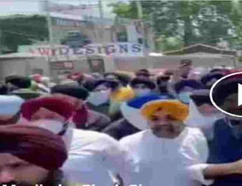 Video: Massive protest in Kashmir by Sikh community, allegations against allegedly abducted and converted two Sikh girls to Islam on gun point 4 Hello Uttarakhand News »