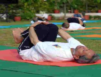 मुख्यमंत्री तीरथ सिंह रावत ने अन्तरराष्ट्रीय योग दिवस पर उत्तराखण्ड आयुर्वेदिक विश्व विद्यालय परिसर में किया योगाभ्यास, कहा - योग की वजह से उत्तराखण्ड की विश्व में अलग पहचान 4 Hello Uttarakhand News »