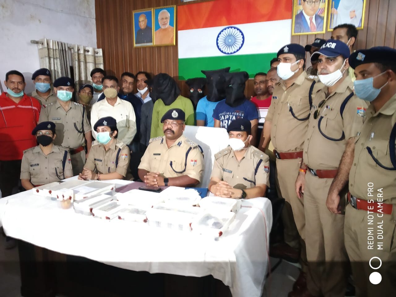 हरिद्वार पुलिस एंव एसटीएफ ने मिलकर किया 04 दिन के अन्दर हरिद्वार की सबसे बडी डकैती का खुलासा, कुख्यात ताऊ गैंग के सरगना सहित 08 गिरफ्तार 2 Hello Uttarakhand News »