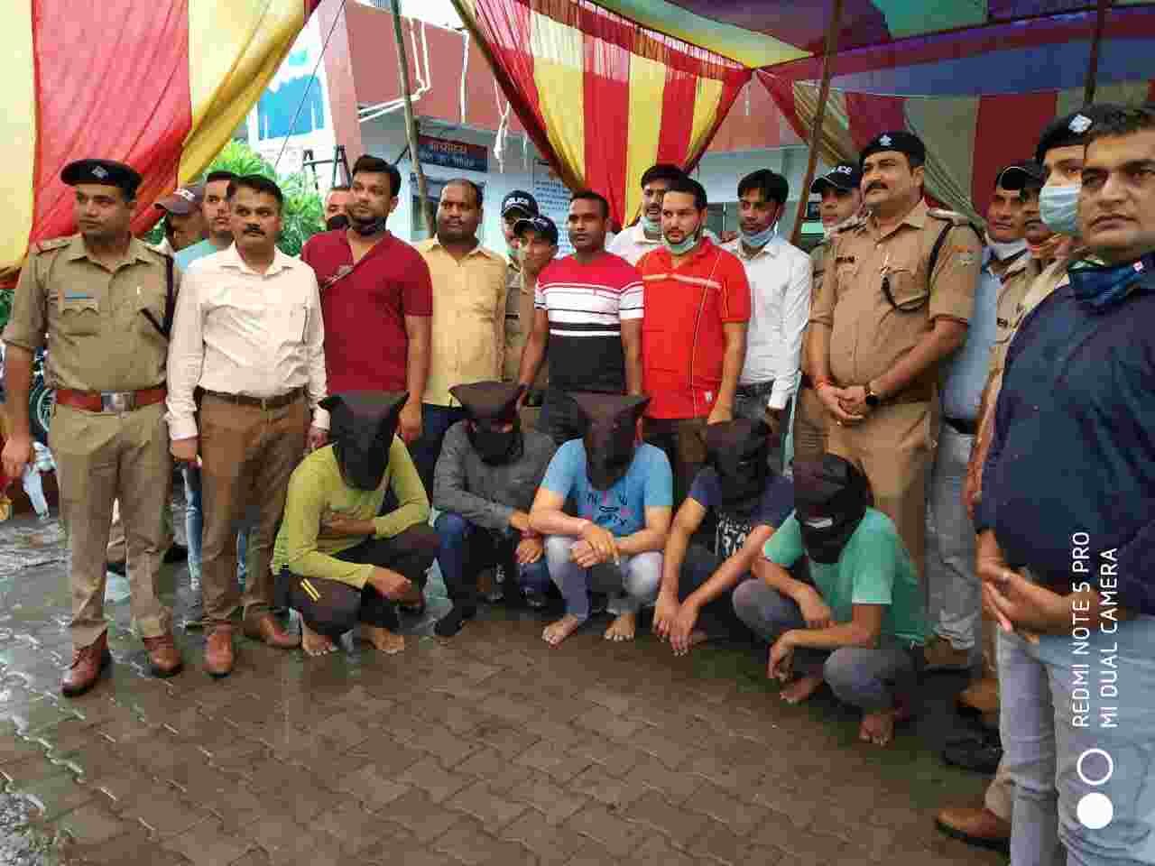 हरिद्वार पुलिस एंव एसटीएफ ने मिलकर किया 04 दिन के अन्दर हरिद्वार की सबसे बडी डकैती का खुलासा, कुख्यात ताऊ गैंग के सरगना सहित 08 गिरफ्तार 3 Hello Uttarakhand News »