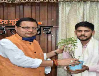 Uttarakhand: मनीष कसनियाल ने 01 जून 2021 को विश्व की सबसे ऊँची चोटी माउंट एवरेस्ट (Mount Everest) पर फहराया तिरंगा, मुख्यमंत्री धामी ने किया सम्मानित 4 Hello Uttarakhand News »