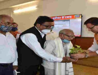 Uttarakhand: मुख्यमंत्री धामी ने 103 वर्षी स्वतंत्रता संग्राम सेनानी साधू सिंह बिष्ट को किया सम्मानित, द्वितीय विश्व युद्ध (World War II) का हिस्सा रहे है देहरादून निवासी साधू सिंह बिष्ट 3 Hello Uttarakhand News »