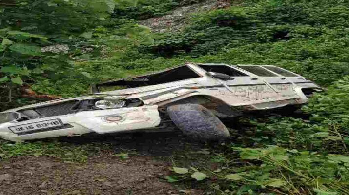 Dehradun: अनियंत्रित होकर सड़क से नीचे गिरी बोलेरो, बाल बाल बचे दून बड़ोंवाला निवासी दो लोग 7 Hello Uttarakhand News »