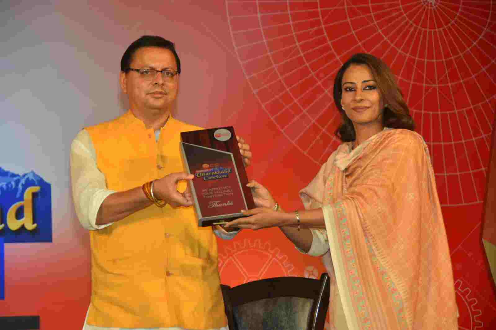 Uttarakhand: मुख्यमंत्री ने शहीद सैनिकों के परिजनों को किया सम्मानित, कोरोना से बचाव में सहयोग करने वाली संस्थाओं का भी किया सम्मान 3 Hello Uttarakhand News »