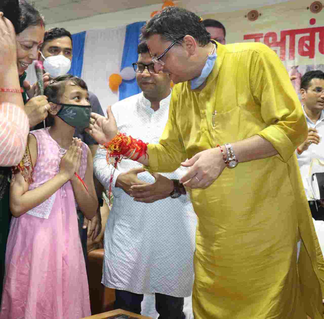 Uttarakhand: मुख्यमंत्री धामी ने रक्षाबंधन मिलन समारोह में किया प्रतिभाग, कहा-माताओं, बहनों के आशीर्वाद से मिलती है सकारात्मक प्रेरणा, प्रदेश के विकास के लिए महिला सशक्तिकरण जरूरी 3 Hello Uttarakhand News »