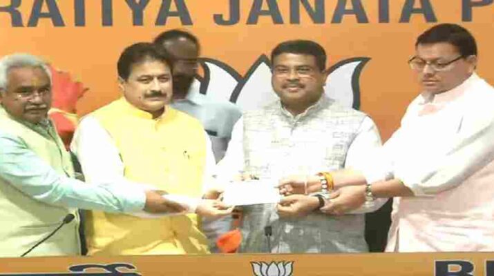 Uttarakhand: कांग्रेस को बड़ा झटका, पुरोला विधायक भाजपा में शामिल, मुख्यमंत्री धामी भी रहे मौजूद 16 Uttarakhand: कांग्रेस को बड़ा झटका, पुरोला विधायक भाजपा में शामिल, मुख्यमंत्री धामी भी रहे मौजूद 16 Hello Uttarakhand News »