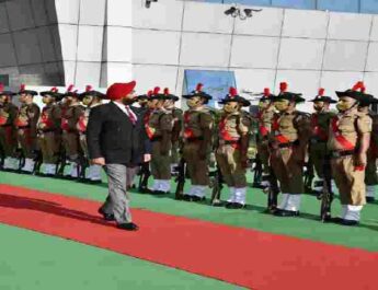 Uttarakhand: नवनियुक्त राज्यपाल लेफ्टिनेंट जनरल (सेवानिवृत) गुरमीत सिंह पहुंचे देहरादून, पुलिस द्वारा दिया गया गार्ड ऑफ ऑनर 2 Hello Uttarakhand News »