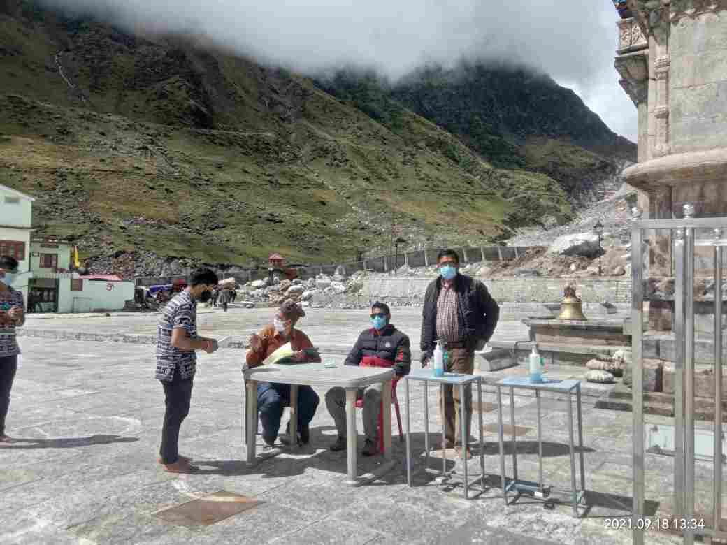 उत्तराखंड चारधाम यात्रा 2021: देवस्थानम बोर्ड की वेबसाइट से चारों धामों के लिए 42 हजार से अधिक ई पास जारी, अभी तक 2530 तीर्थ यात्री पहुंचे चारधाम 2 Hello Uttarakhand News »