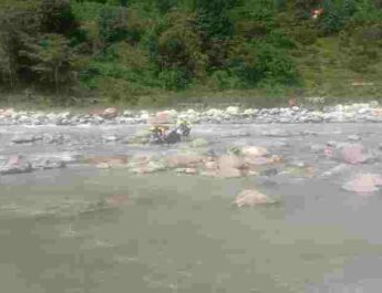 बागेश्वर (कपकोट): नदी में नहाने गये दो मासूम बहे, एक की मौत एक लापता, कपकोट हाइडिल गेट के पास नहाते समय हुए यह हादसा 4 Hello Uttarakhand News »