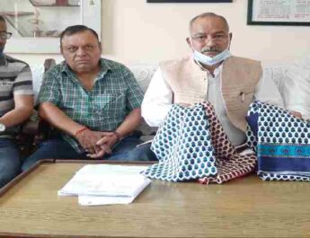 Uttarakhand: महिला सशक्तिकरण विभाग ने ड्रेस खरीद में किया भारी खेल! लगभग 2.60 करोड की साड़ी/सूट थमा दिए आंगनवाड़ी कार्यकत्रियों व सहायिकाओं को! मोर्चा 2 Hello Uttarakhand News »