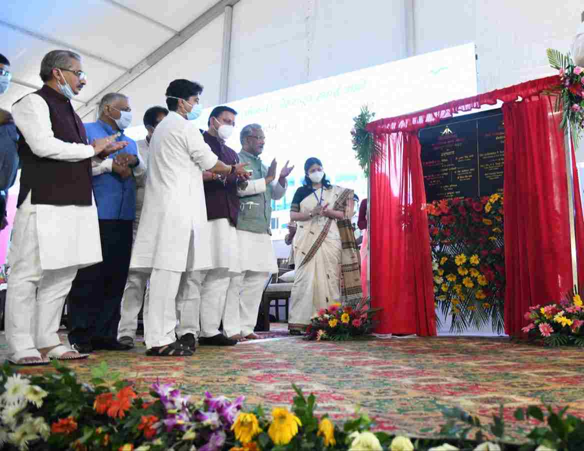 उत्तराखण्ड में 7 नई हेली सेवाओं का शुभारम्भ, सीएम पुष्कर सिंह धामी और केंद्रीय नागरिक उड्डयन मंत्री ज्योतिरादित्य सिंधिया ने किया फ्लैग ऑफ, जौलीग्रान्ट एयरपोर्ट की नई टर्मिनल बिल्डिंग का भी किया गया उद्घाटन 3 उत्तराखण्ड में 7 नई हेली सेवाओं का शुभारम्भ, सीएम पुष्कर सिंह धामी और केंद्रीय नागरिक उड्डयन मंत्री ज्योतिरादित्य सिंधिया ने किया फ्लैग ऑफ, जौलीग्रान्ट एयरपोर्ट की नई टर्मिनल बिल्डिंग का भी किया गया उद्घाटन 3 Hello Uttarakhand News »