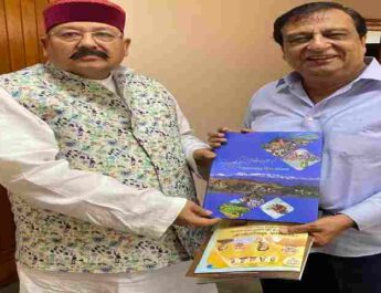 Dehradun: प्रसिद्ध फिल्म निर्माता व निर्देशक केसी बोकाड़िया ने महाराज से की मुलाकात, फिल्म स्टूडियो तथा फिल्म इंस्टीट्यूट स्थापित करने का दिया आश्वासन 4 Hello Uttarakhand News »