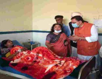 Khatima: मुख्यमंत्री ने खटीमा मंडी में धान क्रय केन्द्रों का किया निरीक्षण, किसानों की सुनी समस्यायें, नागरिक चिकित्सालय खटीमा में मरीजों का जाना हाल-चाल, अस्पताल की व्यवस्थाओं का लिया जायजा 2 Hello Uttarakhand News »