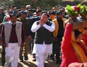 Uttarakhand: मुख्यमंत्री पुष्कर सिंह धामी पारिवारिक कार्यक्रमों में सम्मिलित होने पहुँचे अपने पैतृक गांव हड़खोला डीडीहाट, परिवार जनों के साथ की पूजा अर्चना 5 Hello Uttarakhand News »